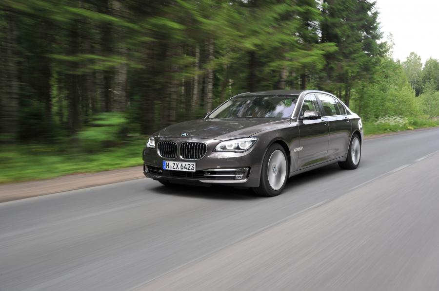  BMW 750iL 2013 года  (фото 50 из 96)